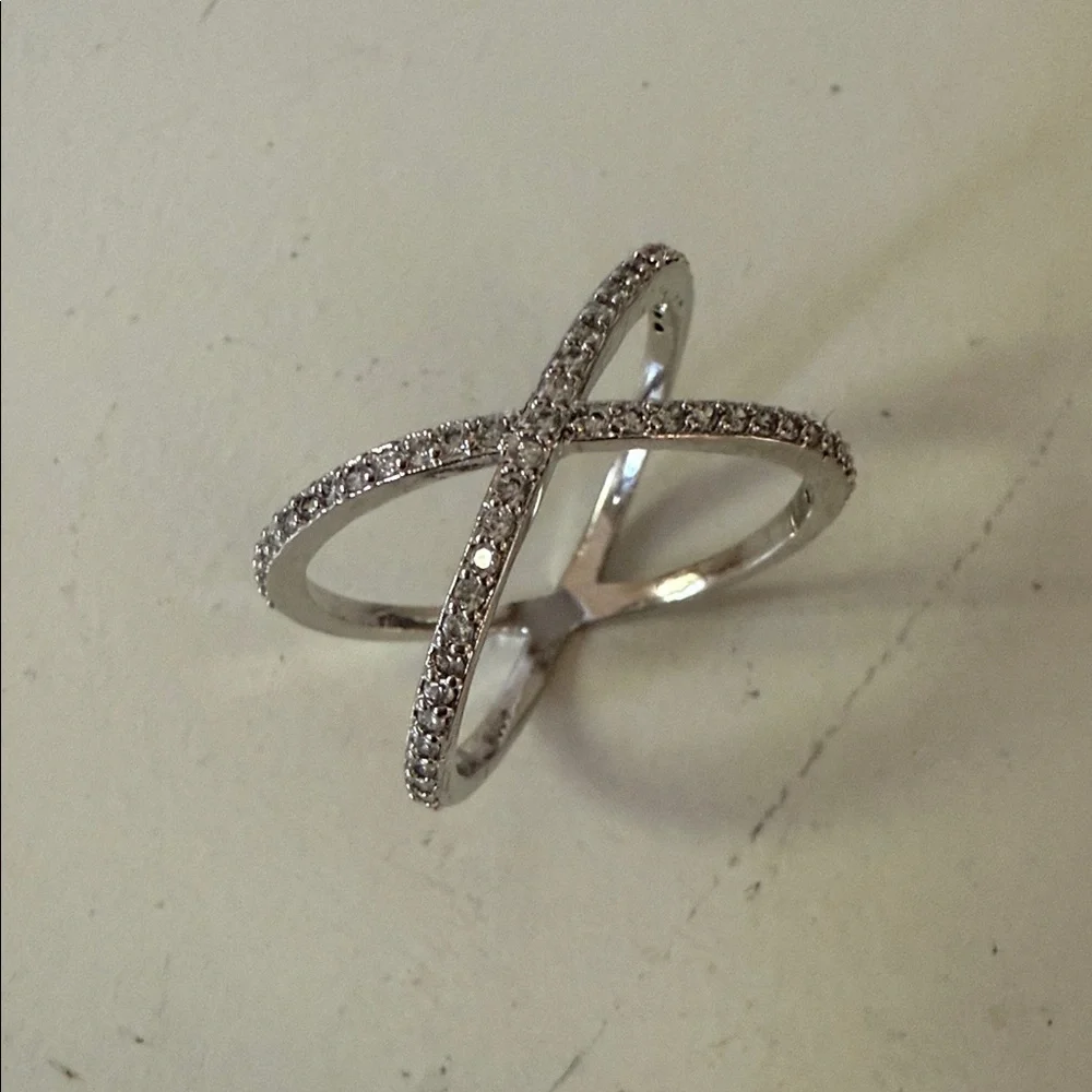Pavée  Sterling Silver Crossover geometric Ring